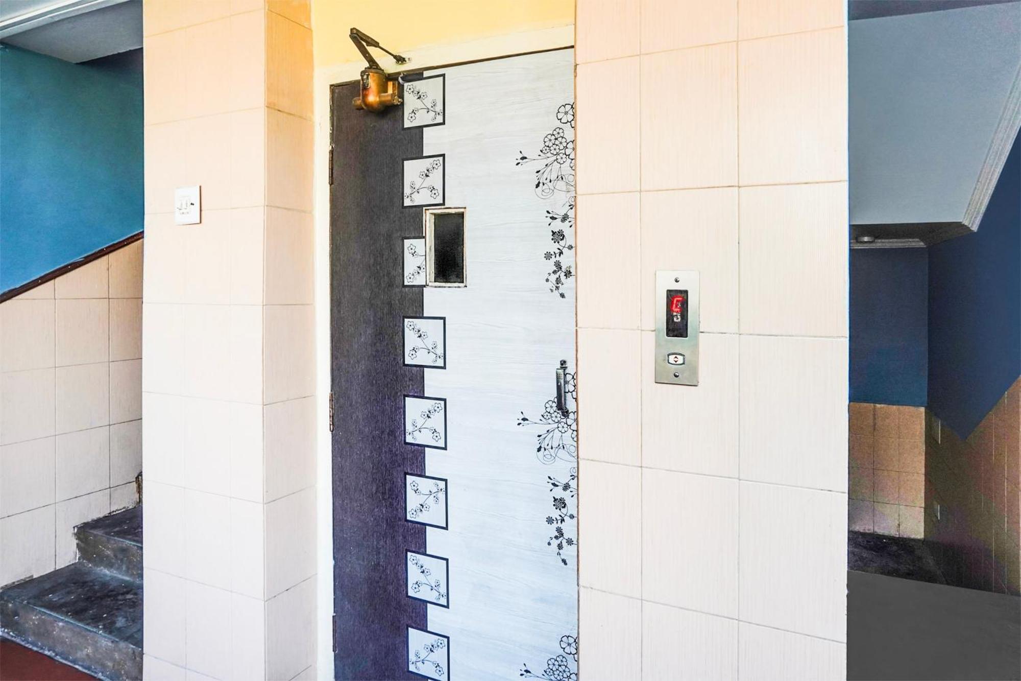 Hotel O Vibrant Residency Ahmedabad Luaran gambar